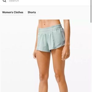 Lululemon Hotty Hot shorts 2.5”